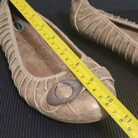 Dr. Scholl's Metallic Brown Flats - Picture 10 of 10